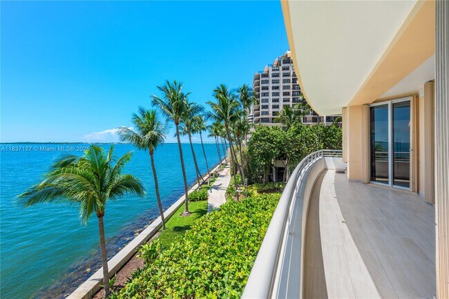 Building Photo - 808 Brickell Key Dr