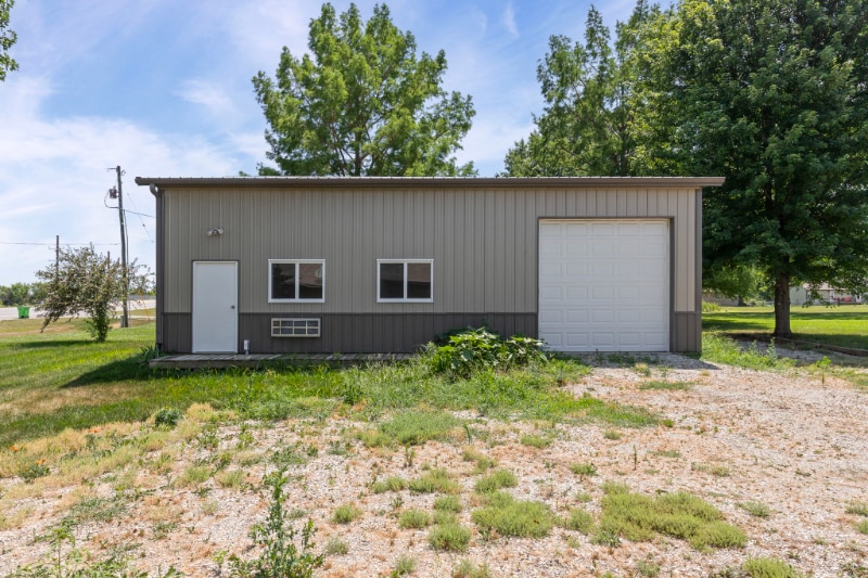 Building Photo - 614 Poplar St