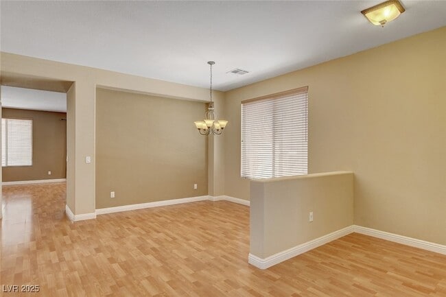 Building Photo - 1005 Roaring River Ave
