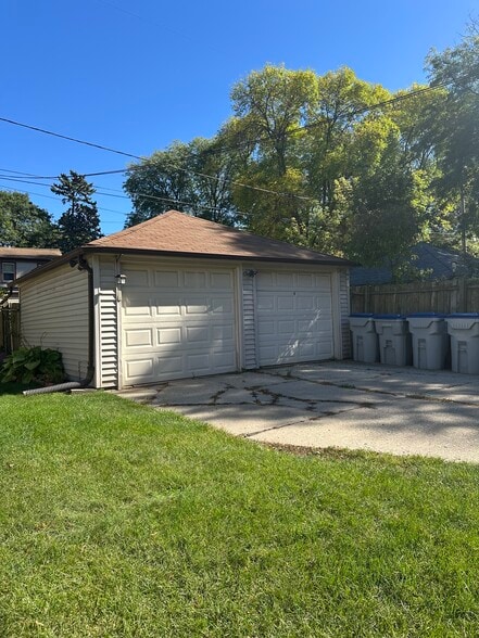 Building Photo - 3208 N 48th St