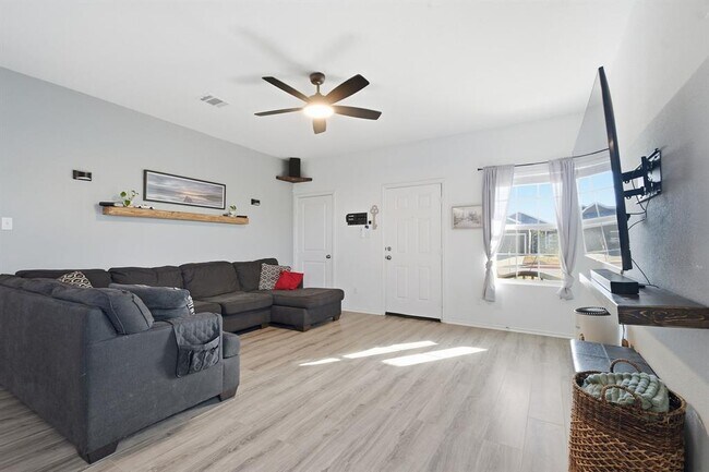 Building Photo - 1106 Cattail Ln