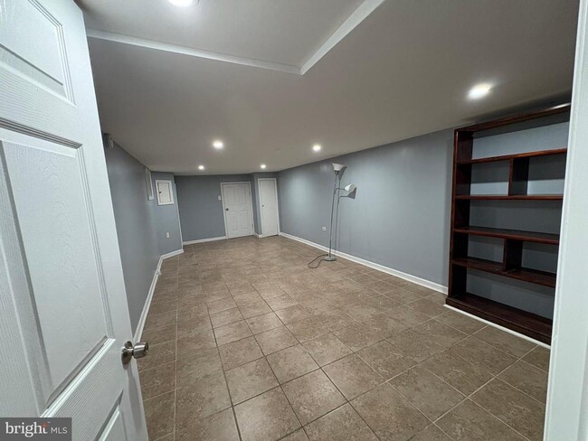 Building Photo - 712 Ohio Ave