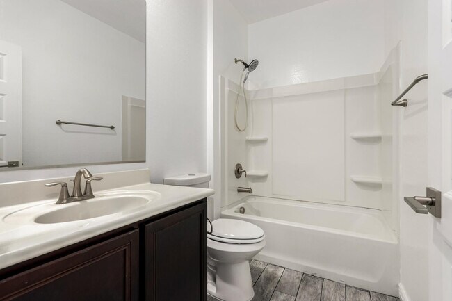 Building Photo - 1035 Carlsbad Dr