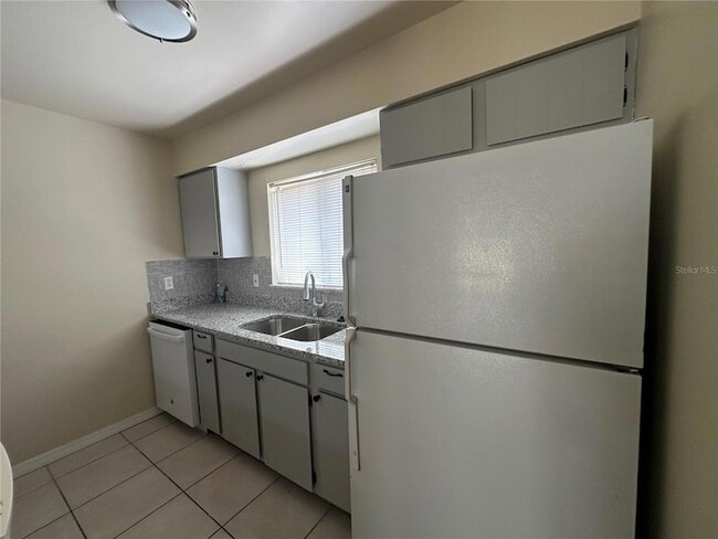 Building Photo - 1000 Lake of the Woods Blvd
