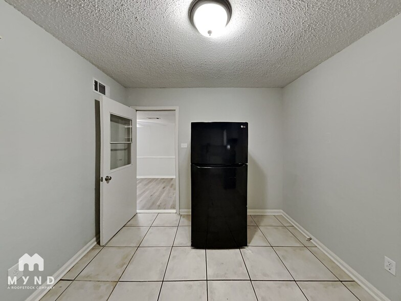 Building Photo - 2061 Coral Hills Dr