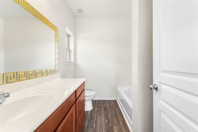 Building Photo - 4423 Champions Landing Dr