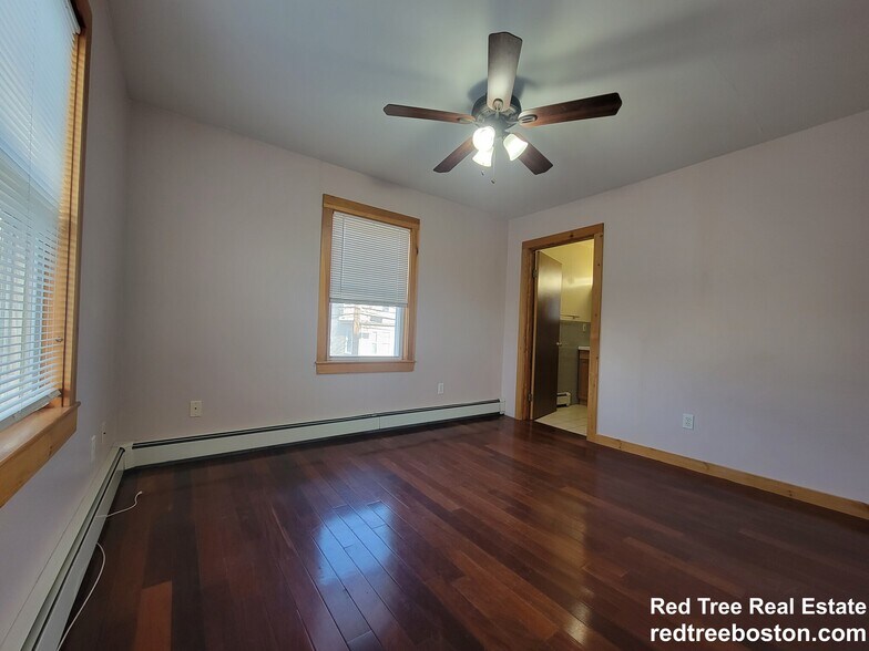 Building Photo - 118 Charles St