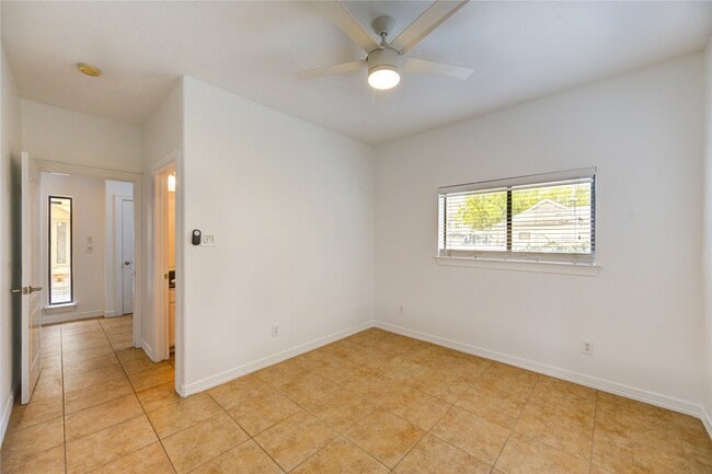 Building Photo - 5701 Kiam St