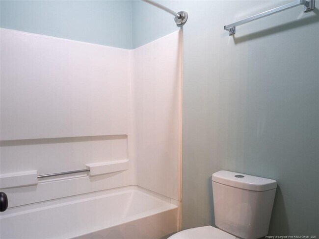 Building Photo - 667 Bartons Landing Pl
