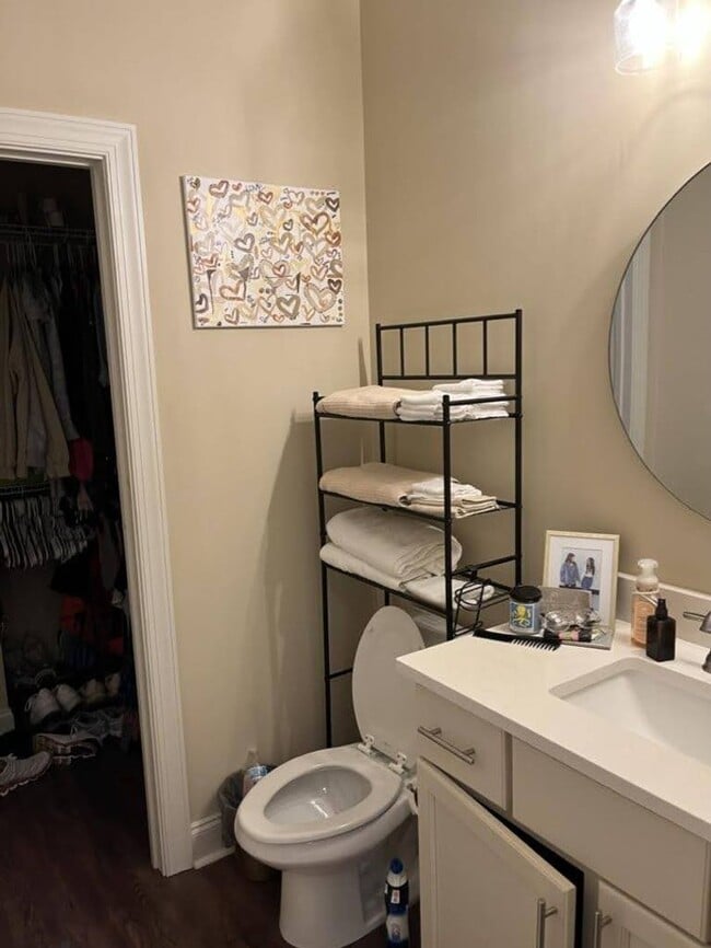 Building Photo - Modern 3BR/3.5BA Townhome Near Auburn Univ...