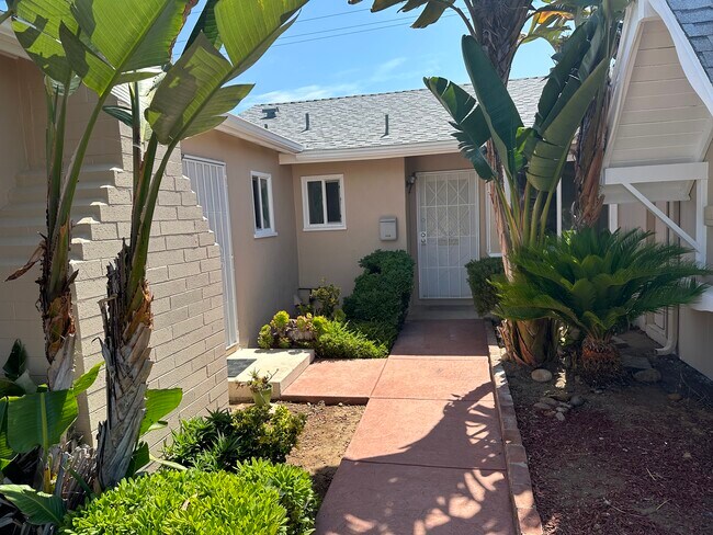 Building Photo - 3979 Mount Everest Blvd