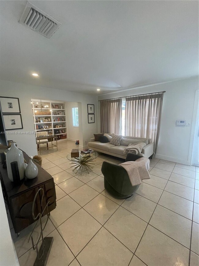 Building Photo - 9770 SW 85th Terrace