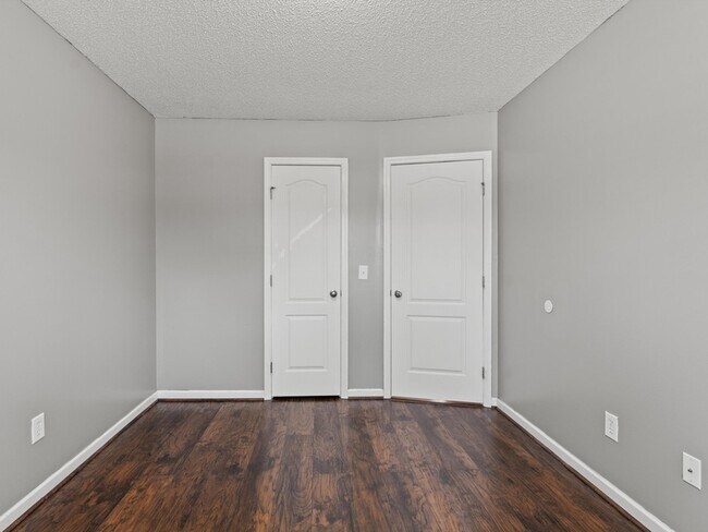 Building Photo - 213 Steppe Ct