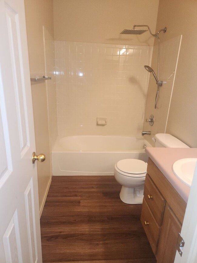 Building Photo - 2-Bedroom Briargate Townhouse