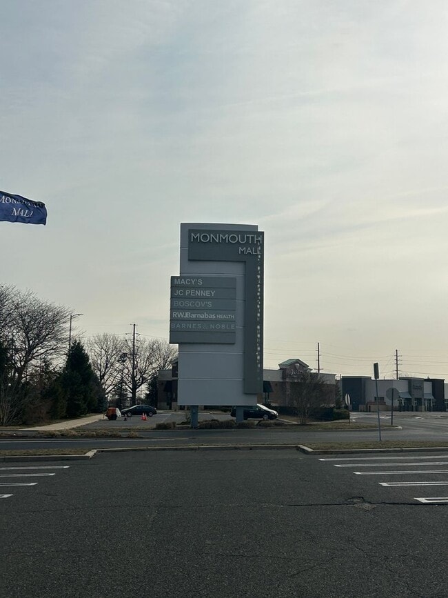 Building Photo - 95 7th Ave