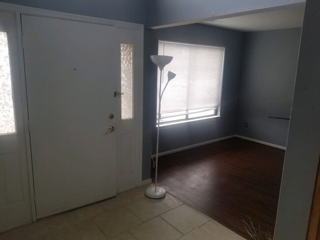 Building Photo - 7322 Split Rail Ln