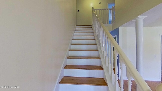 Building Photo - 6935 Lipscomb Dr