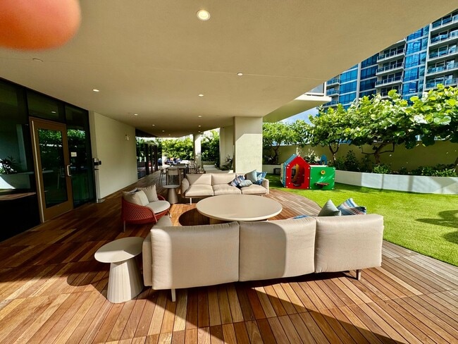 Building Photo - 1388 Kapiolani Blvd