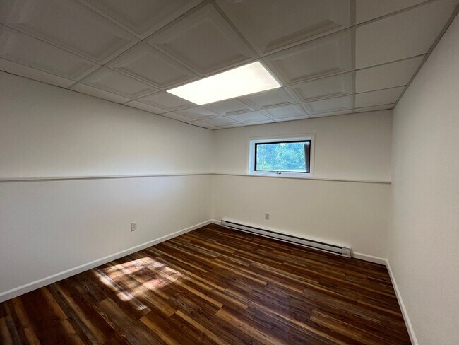 Building Photo - D St. 82*