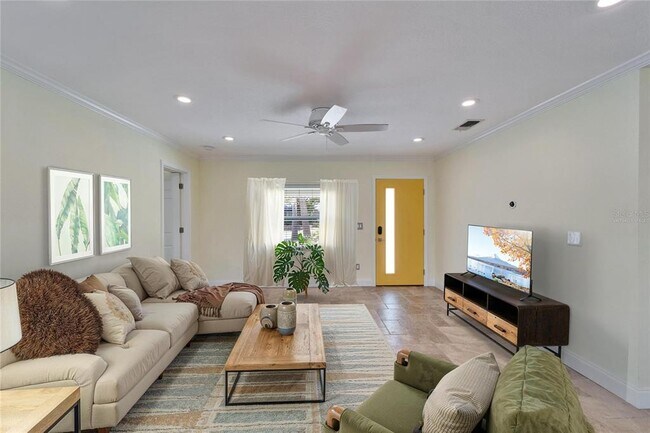 Building Photo - 8702 Driftwood Dr