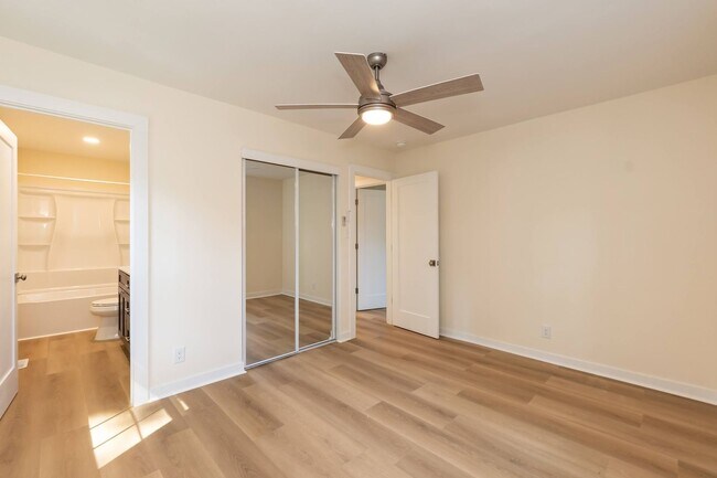 Building Photo - Three Bedroom Home!