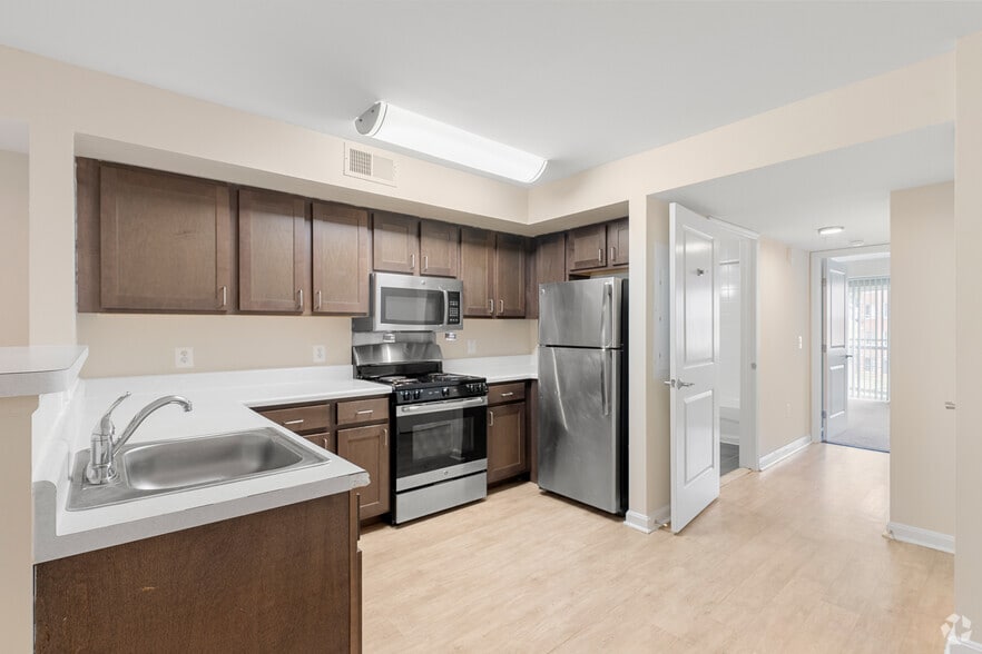 Primary Photo - Bowen Flats