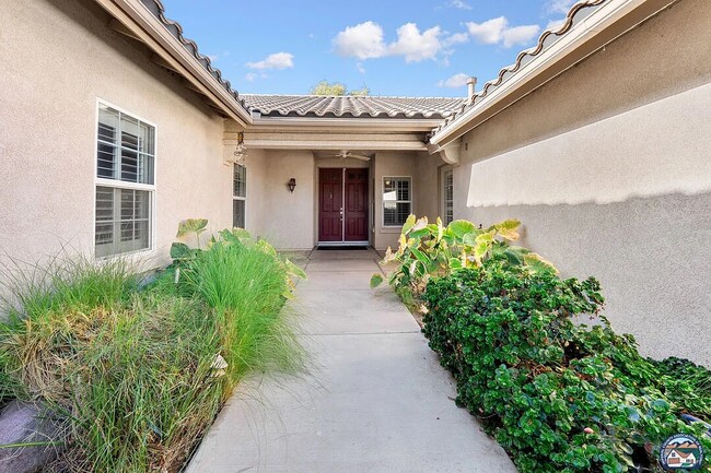 Building Photo - 2751 Sandalwood Dr