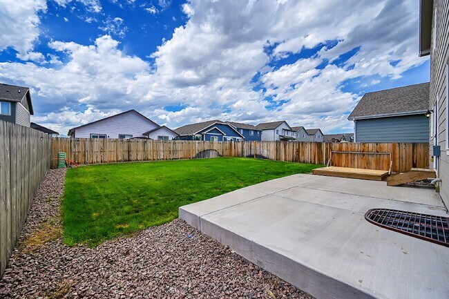 Building Photo - $2,300.00, 3 Beds, 2.5 Baths, Single Famil...