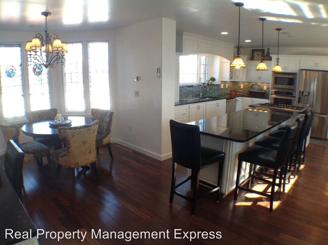 Building Photo - 1 W Penmarch Pl