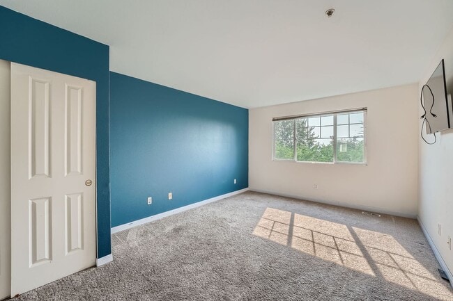 Building Photo - Ideally Located 3 Bed 3.5 Bath w/ Attached...