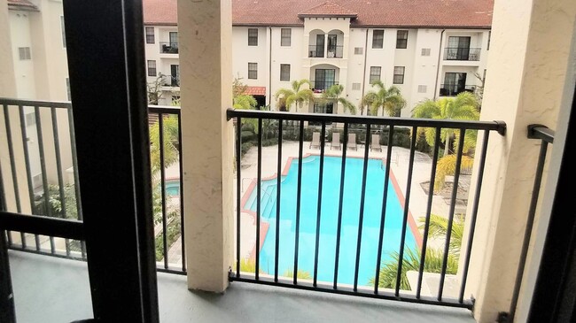 Building Photo - Beautiful 3/2 Pool View Condo  x Rent @ Th...