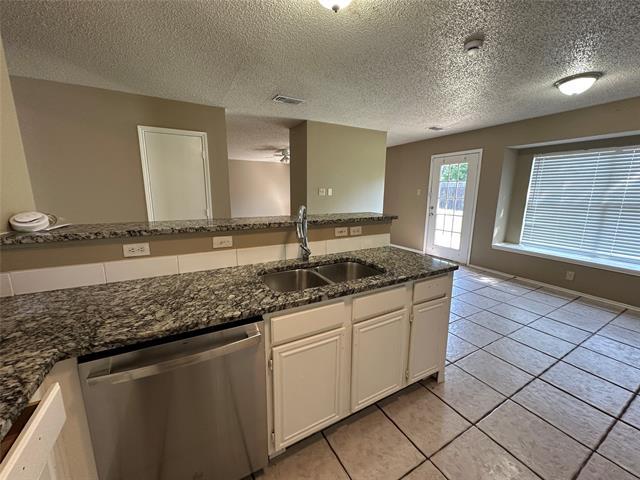 Building Photo - 6109 Cypress Dr