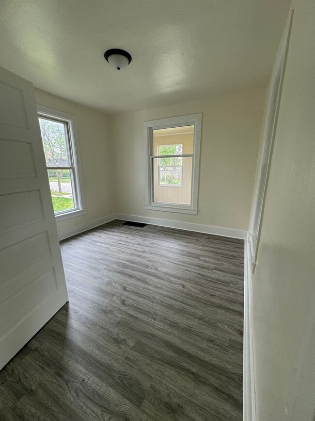 Building Photo - Nice 3-Bedroom Home For Rent in Elkhart