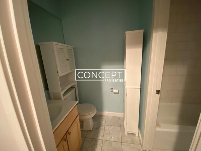 Building Photo - 1661 Washington St