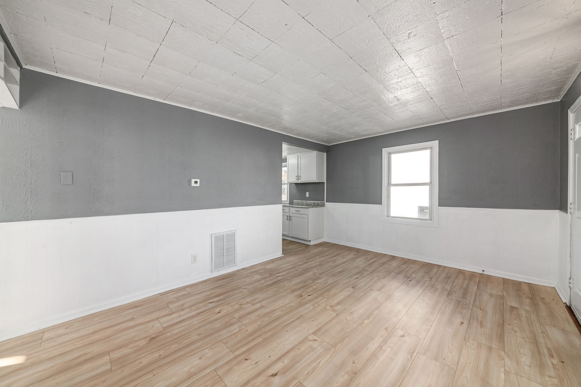 Building Photo - 2861 Woodland Ave