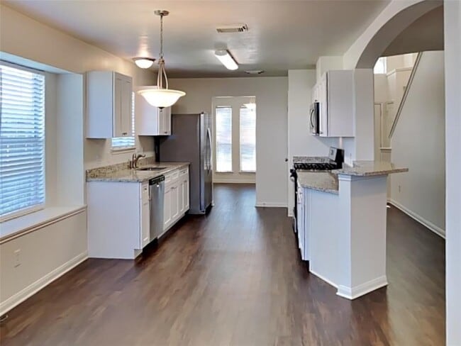 Building Photo - 4002 Ashview Ln
