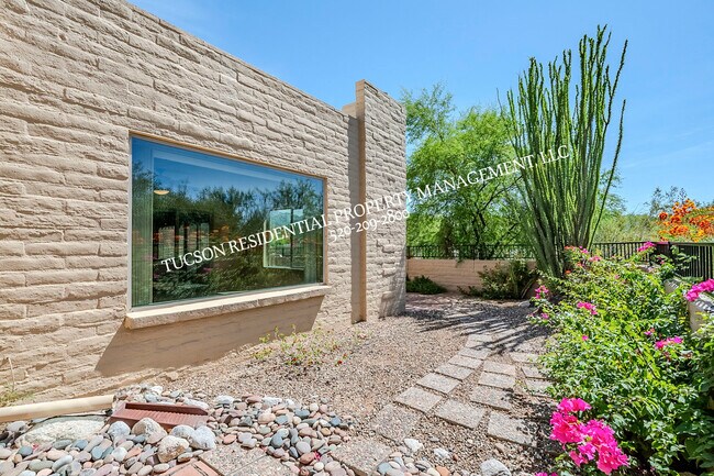 Building Photo - 5084 N Camino Del Lazo