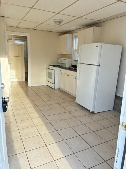 Building Photo - 37 Wakefield St