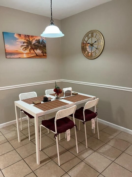 Building Photo - 1700 SW 16th Ct