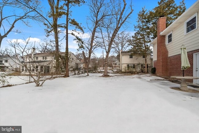 Building Photo - 9012 Vernon View Dr