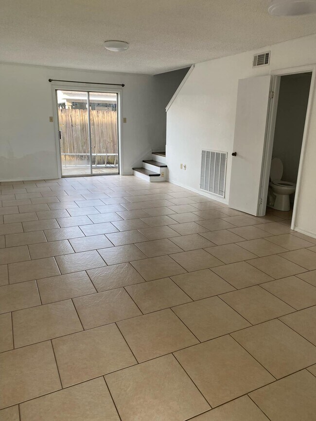 Building Photo - 1413 Central Ave