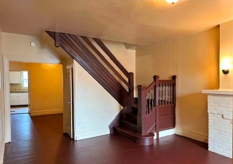 Building Photo - 316 S 15th St