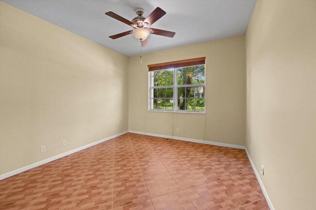 Building Photo - 9819 Mantova Dr