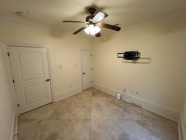 Building Photo - Elegant Two-Story Home with Outdoor Kitchen in Desirable Shadows Lake