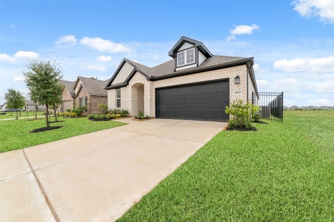 Building Photo - 5831 Westwood Shr Dr