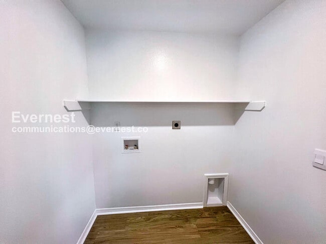 Building Photo - 4-Bed/ 2-Bath Home/Pet Friendly/ Voucher Accepted/Available Now!