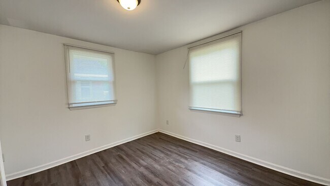 Building Photo - Well-Maintained 3-Bedroom Home with Fenced Backyard & Assigned Parking in Central Chesapeake