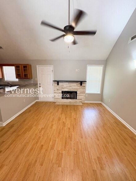 Building Photo - 228 Nina Cir