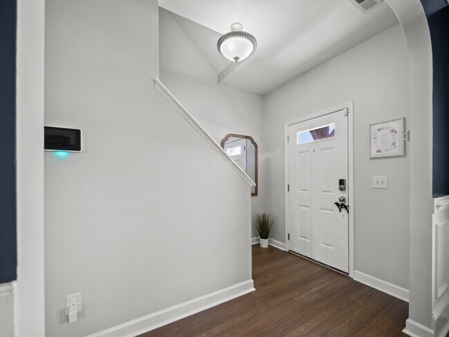 Building Photo - 509 Romper Rd