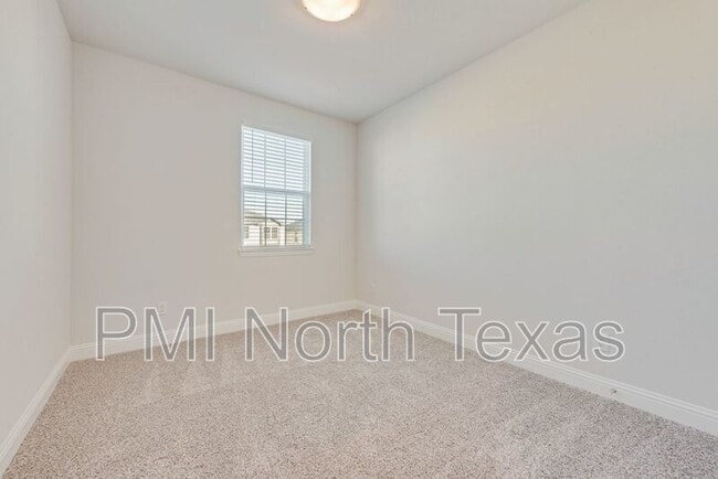 Building Photo - 805 Portina Dr